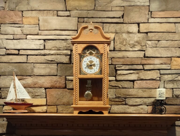 traditional mantel clocks