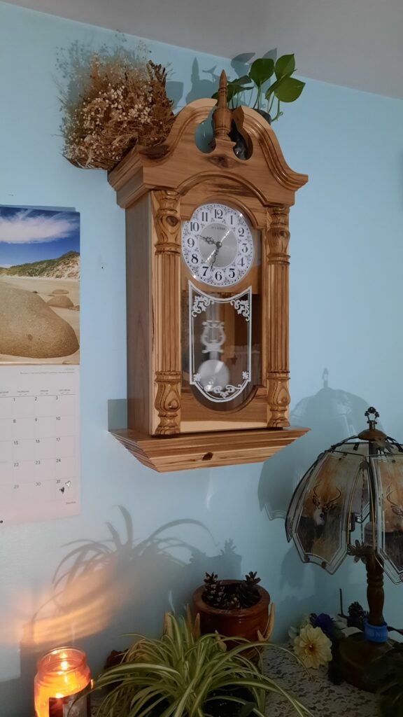 amish wall clock in pa